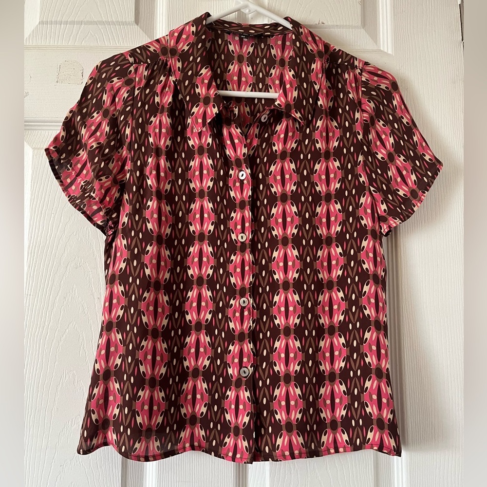 Mo & Su Gorgeous 100% Silk Short-Sleeve Printed Button Down
